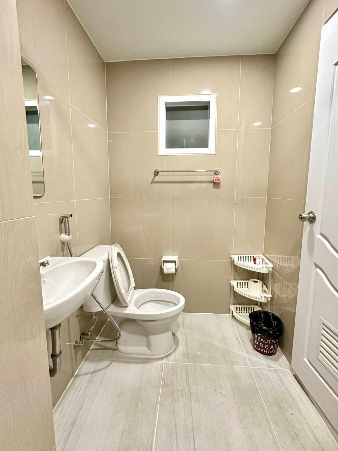 Pr Room For Rent شاطئ كامالا المظهر الخارجي الصورة